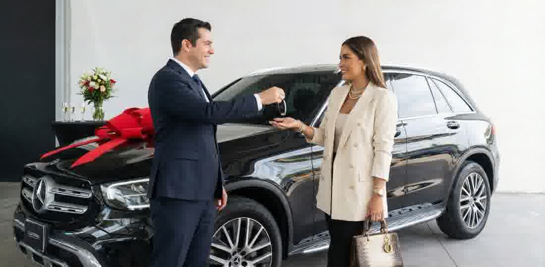 Entrega de auto seminuevo en Star Patria
